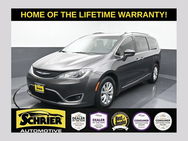 Used 2018 Chrysler Pacifica Touring-L Plus FWD image 1