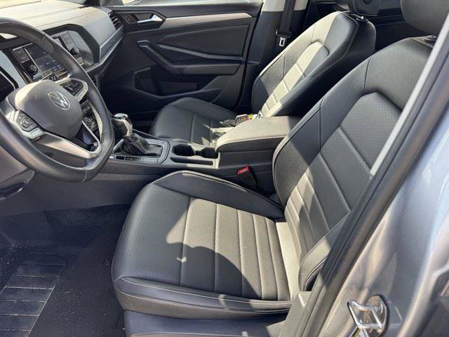 Used 2024 Volkswagen Jetta SE image 14