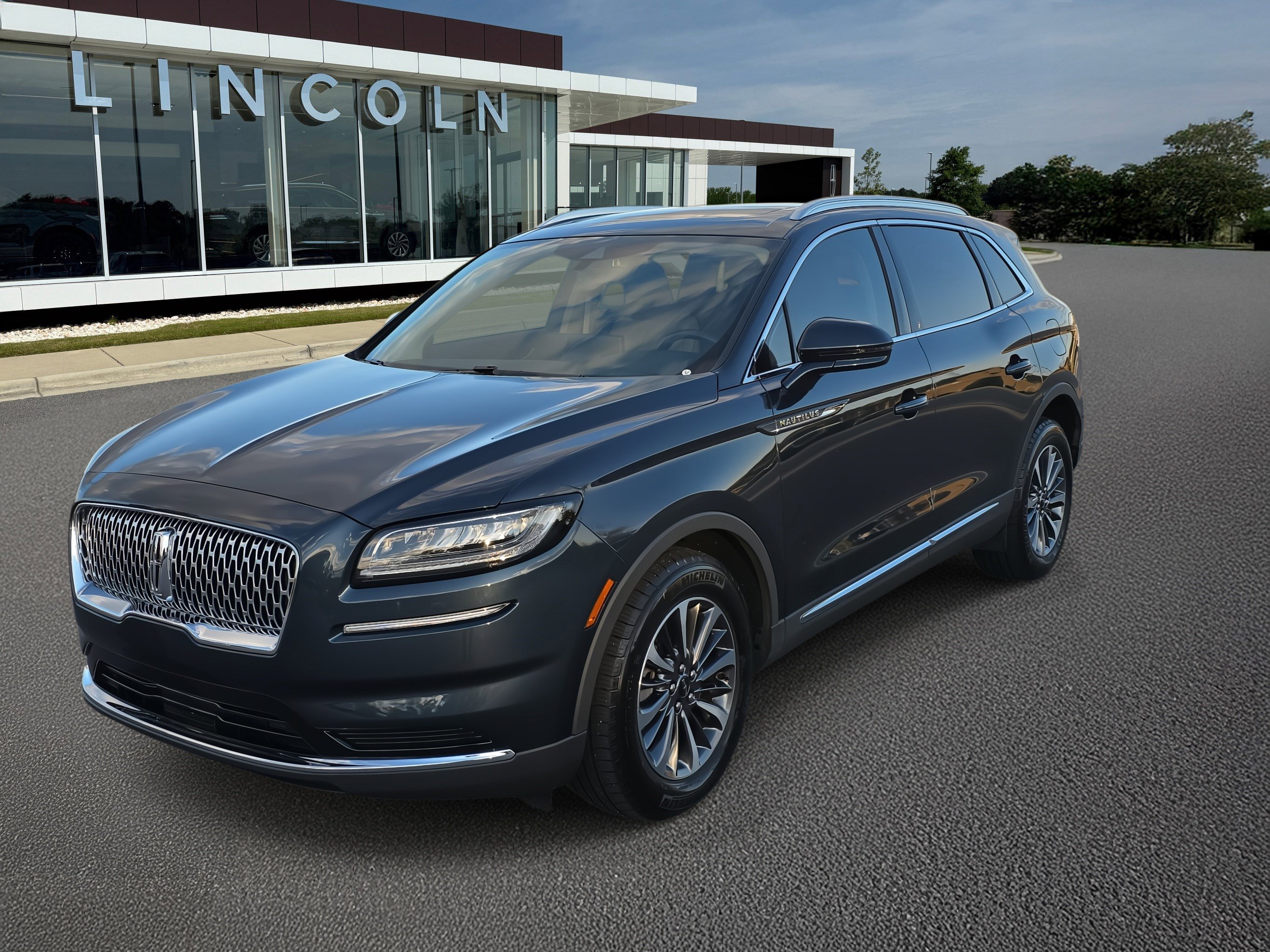 Used 2023 Lincoln Nautilus Reserve w/ Cargo Utility Package image 1