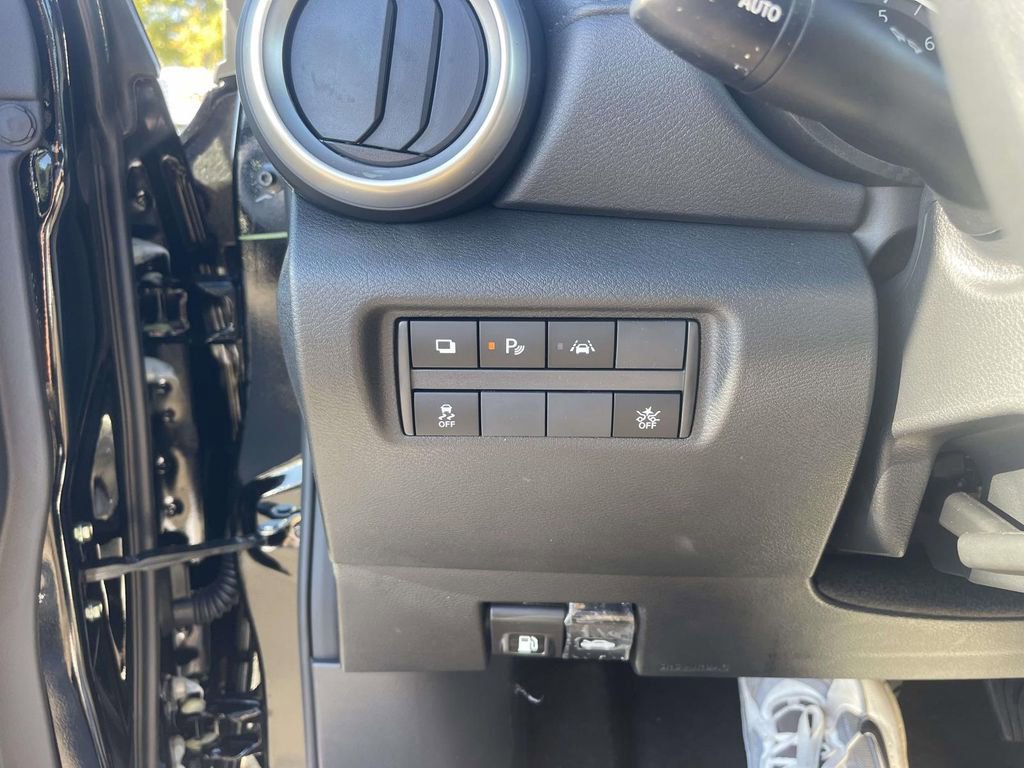 New 2025 Nissan Versa S w/ Trunk Package image 30