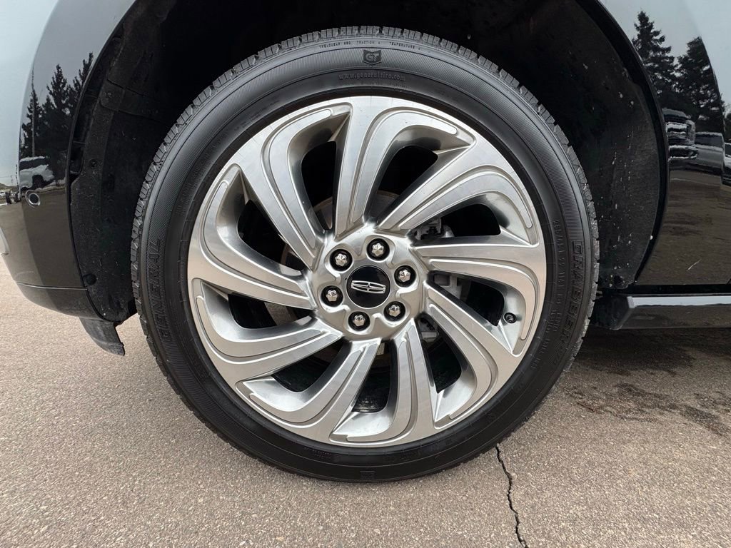 Used 2024 Lincoln Navigator Reserve w/ Equipment Group 201A image 12