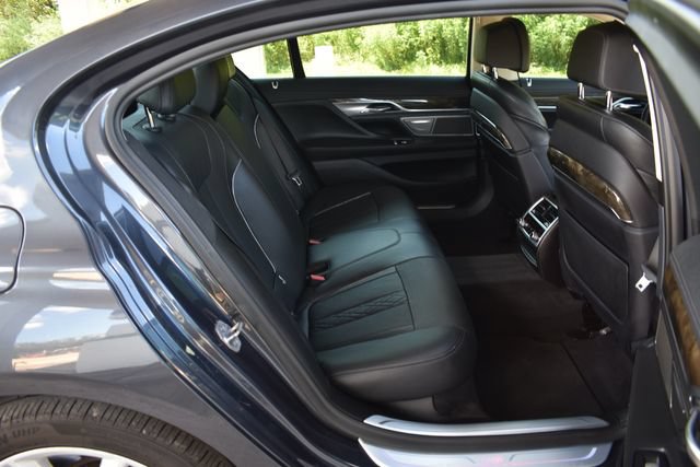 Used 2018 BMW 750i RWD image 25