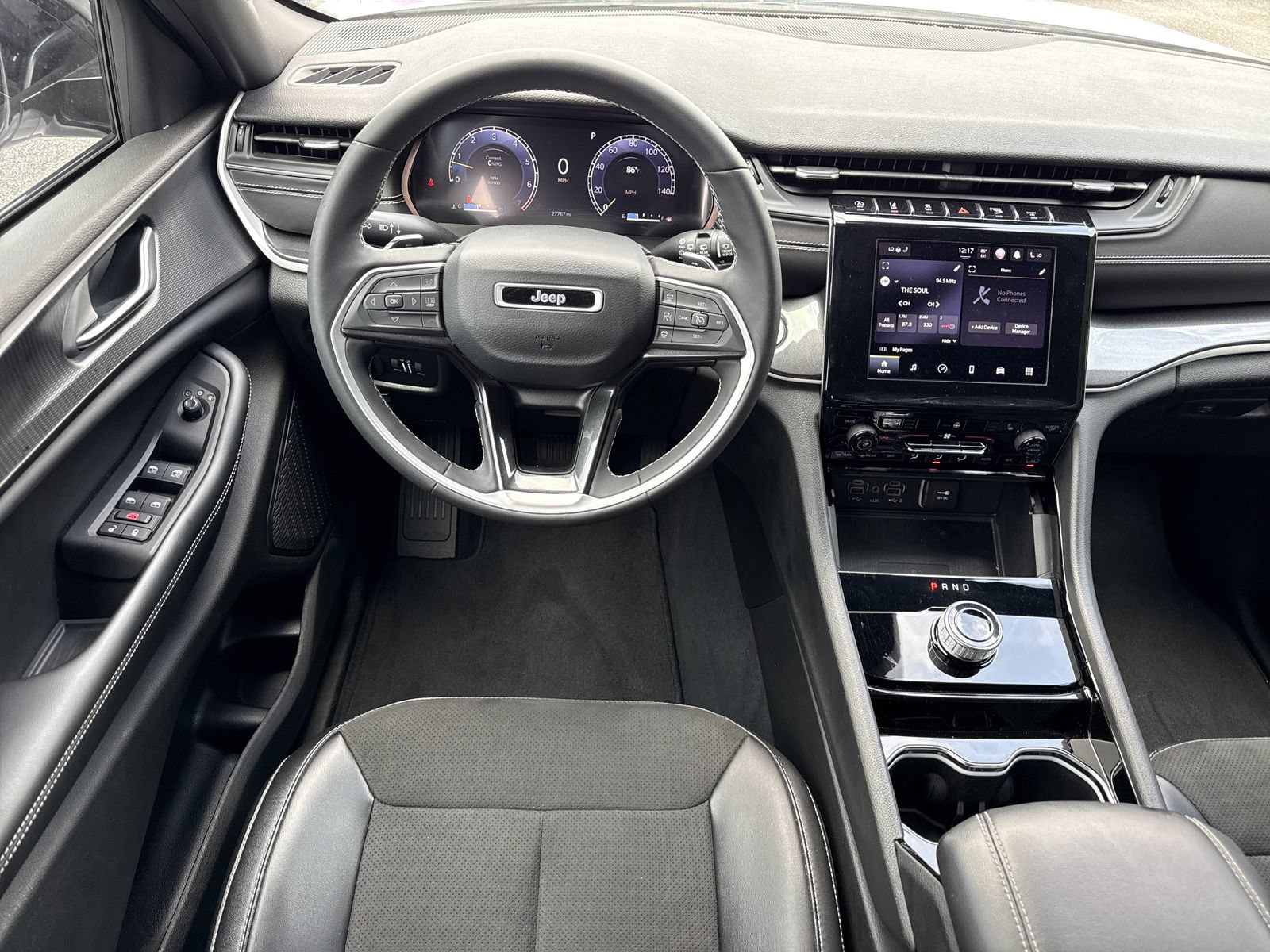 Used 2023 Jeep Grand Cherokee Altitude AWD/4WD image 13