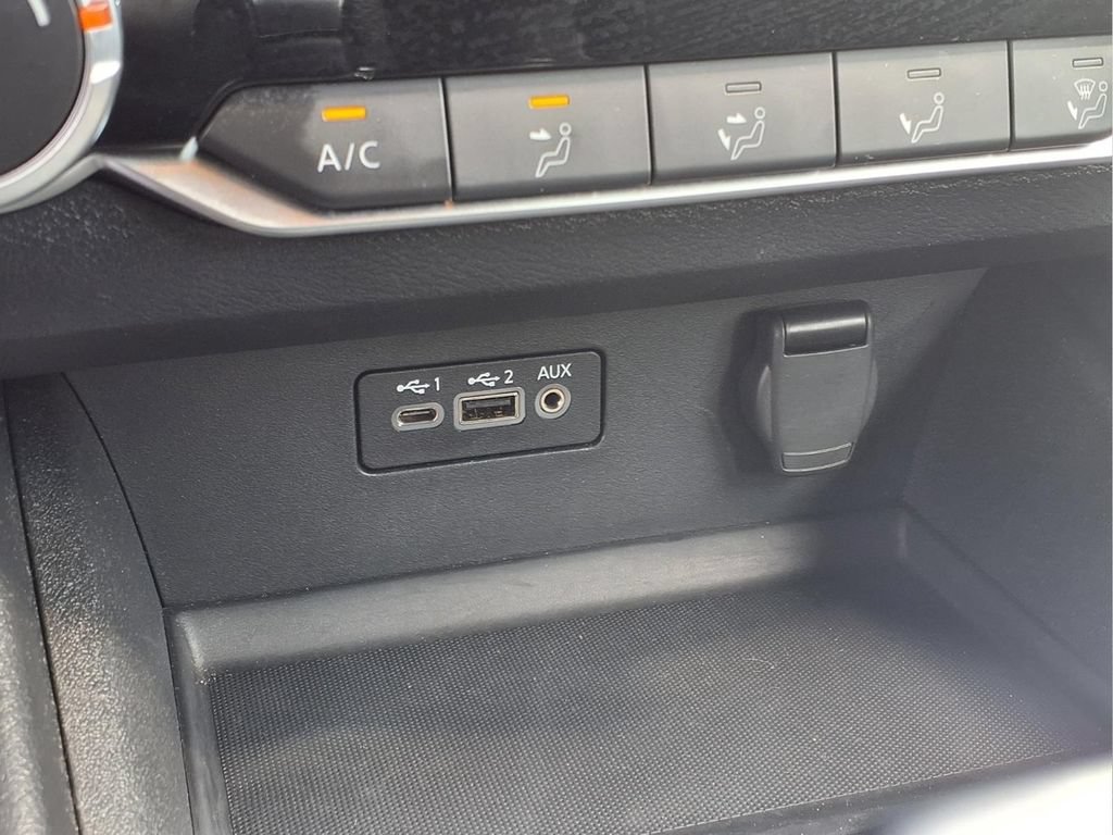 Used 2025 Nissan Altima 2.5 SV FWD image 14