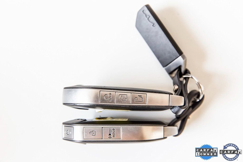 Used 2025 Kia Carnival image 38