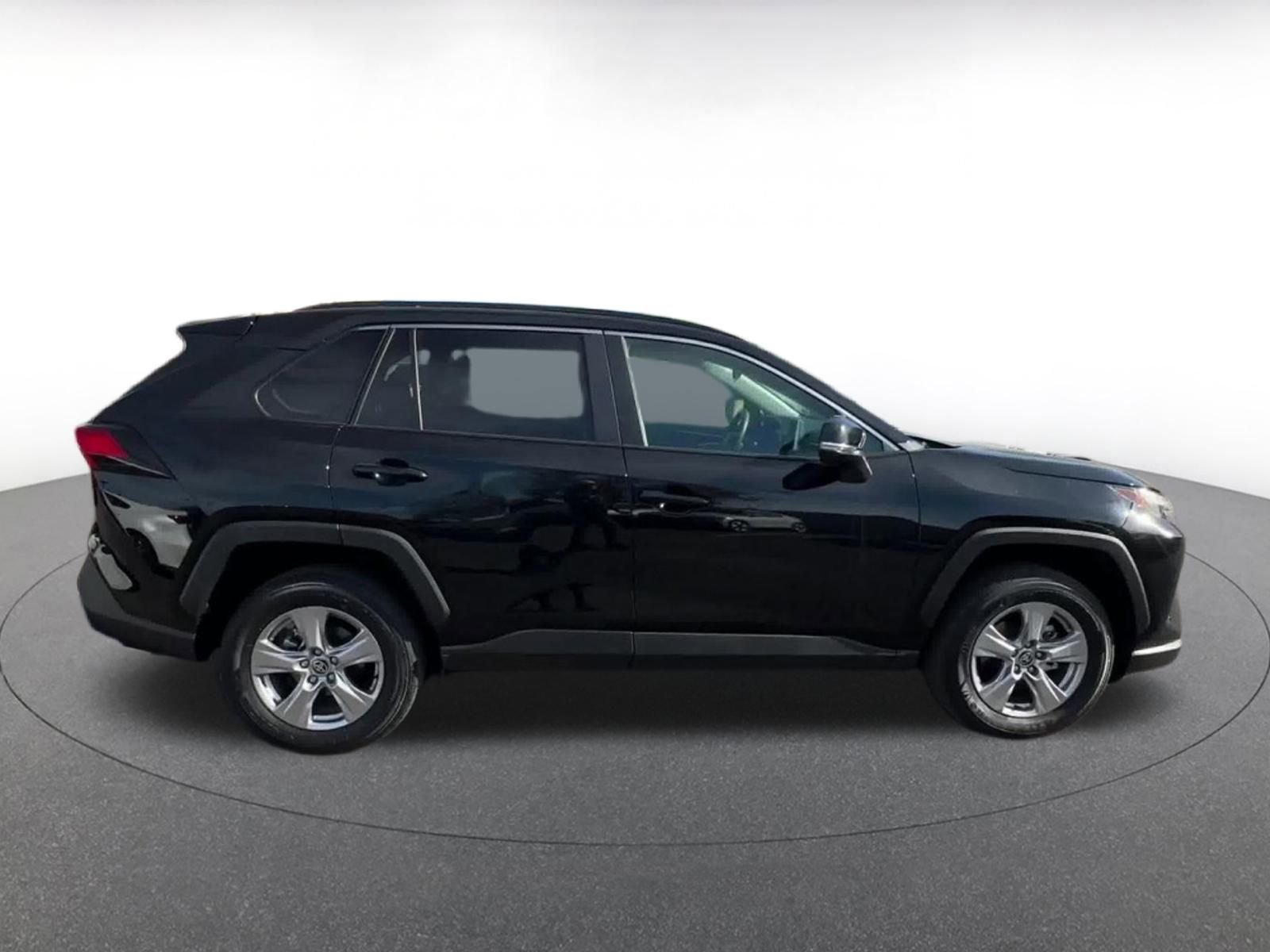Used 2025 Toyota RAV4 XLE image 16
