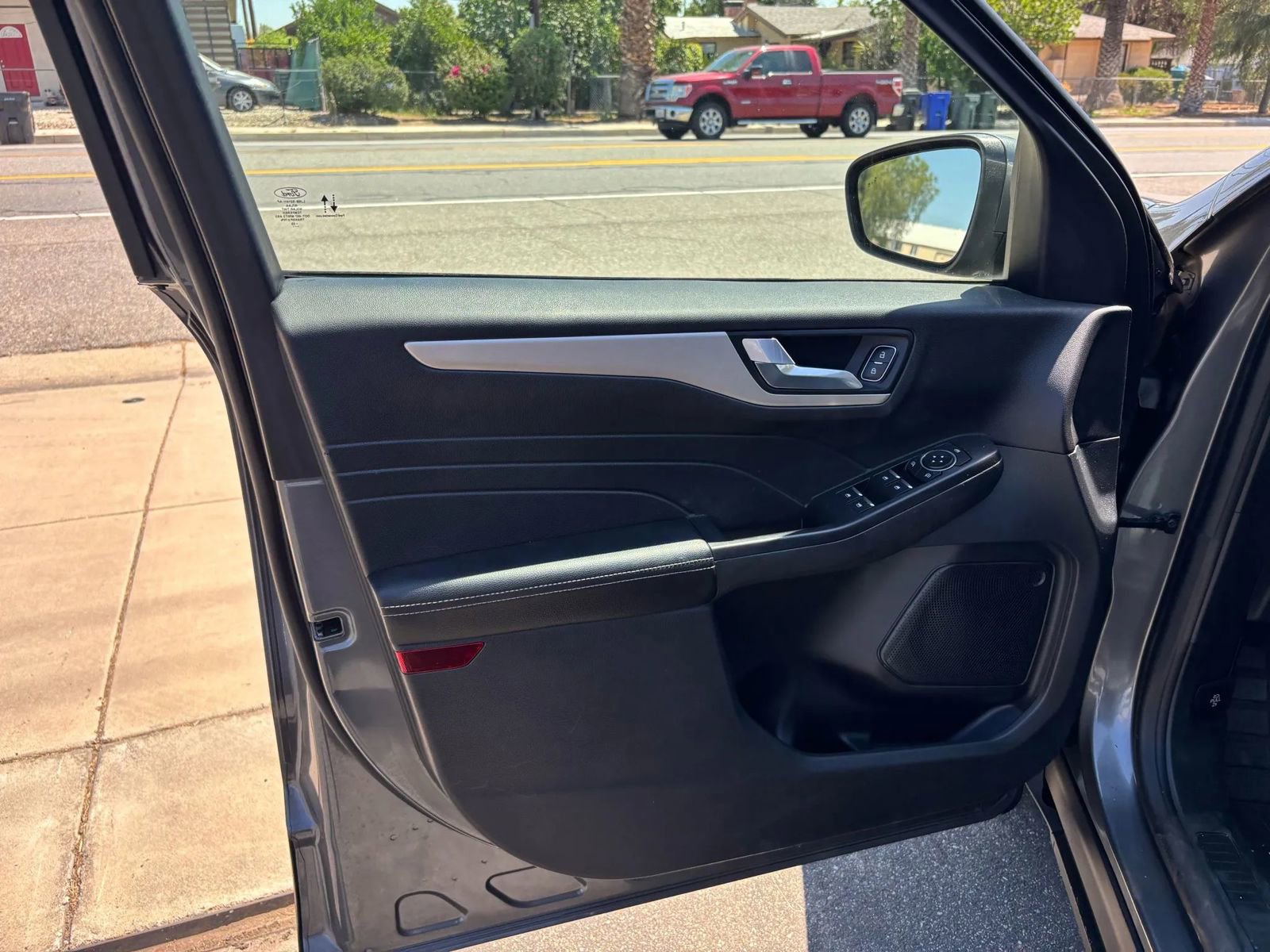 Used 2022 Ford Escape SEL image 15