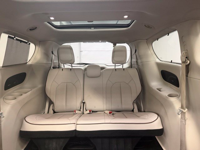 Used 2019 Chrysler Pacifica Limited FWD image 35