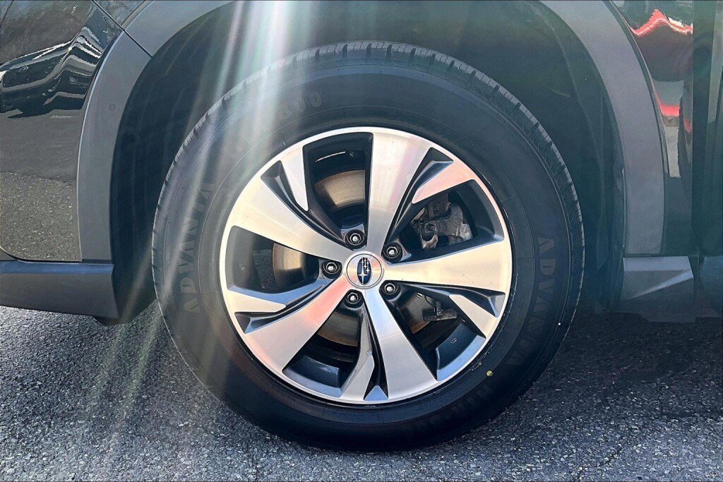 Certified 2023 Subaru Ascent Premium w/ Convenience Package image 16