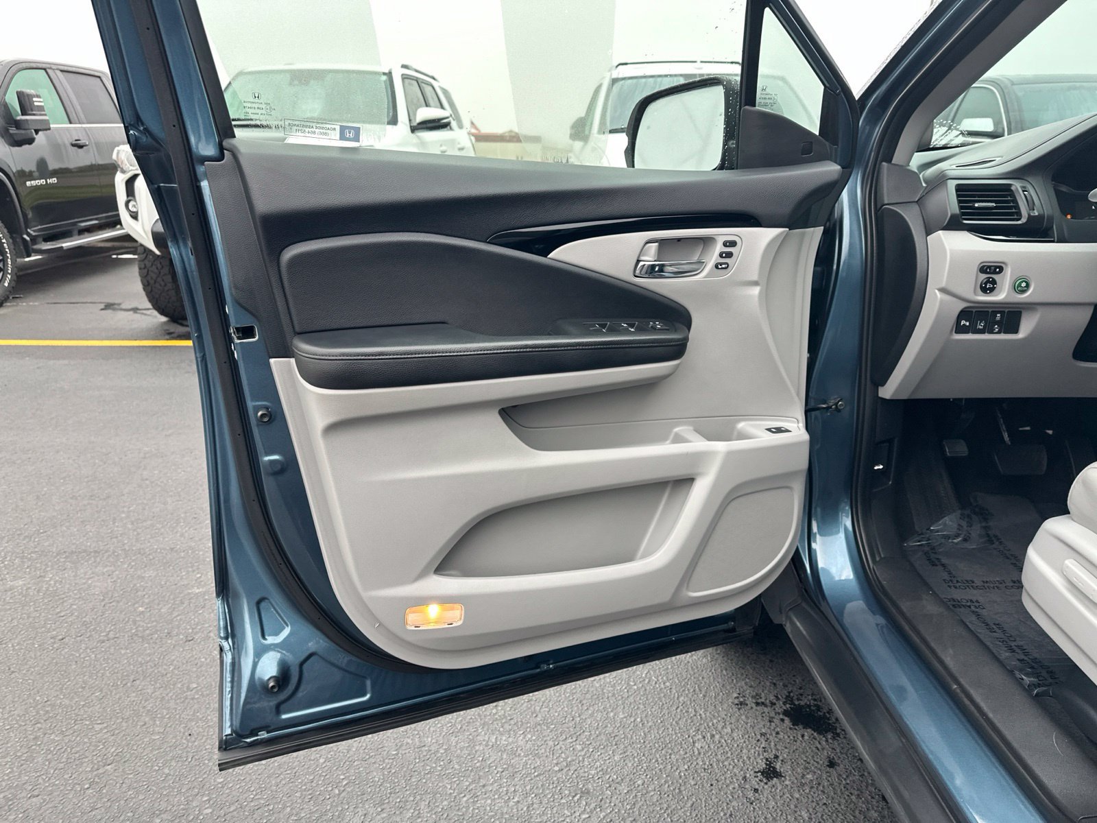 Used 2017 Honda Pilot Elite image 17