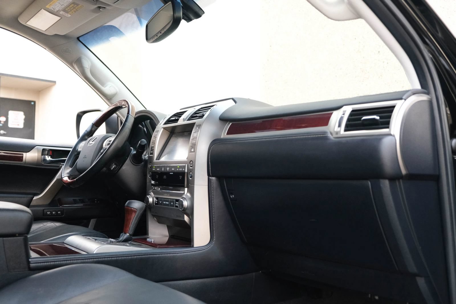 Used 2017 Lexus GX 460 Premium w/ Premium Package AWD/4WD image 33
