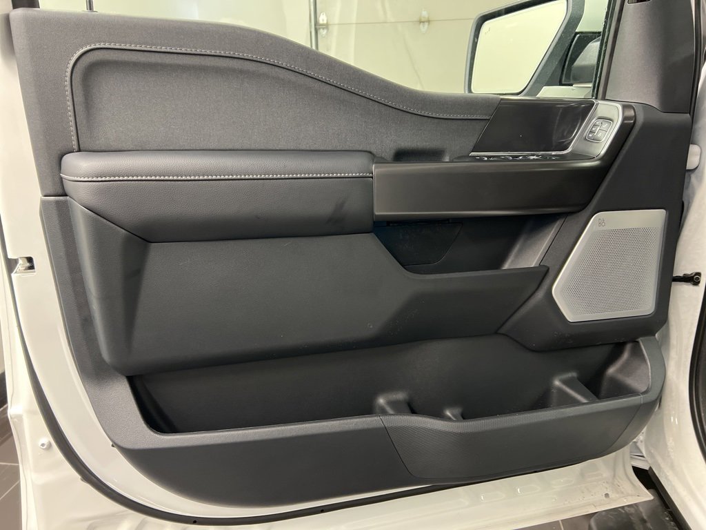 New 2025 Ford F150 Lariat w/ Equipment Group 502A High image 32