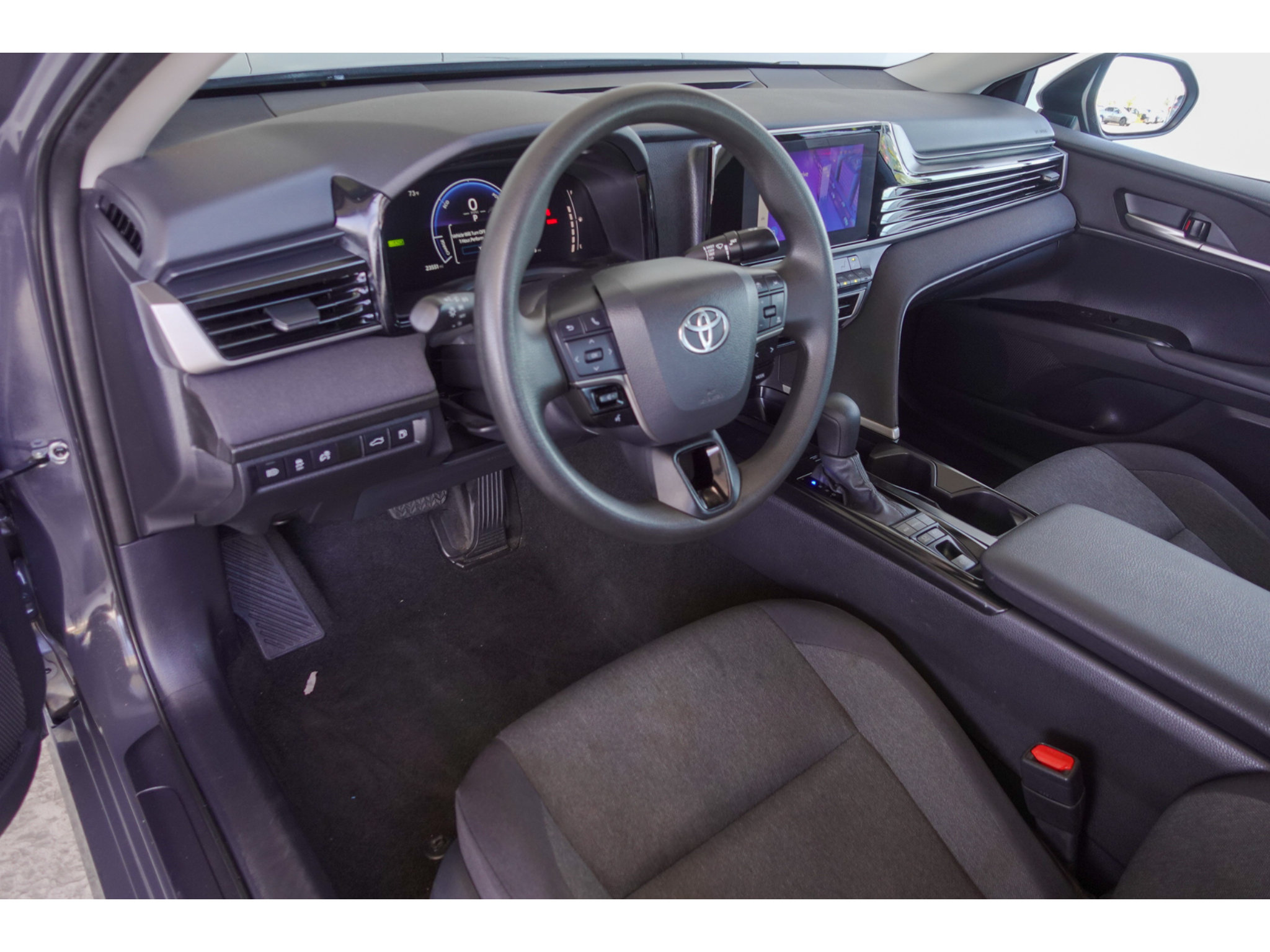 Used 2025 Toyota Camry LE FWD image 9