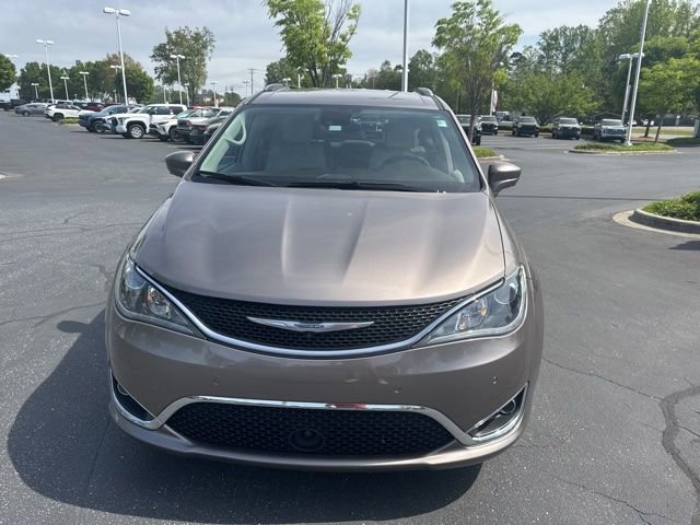 Used 2017 Chrysler Pacifica Touring-L Plus image 10