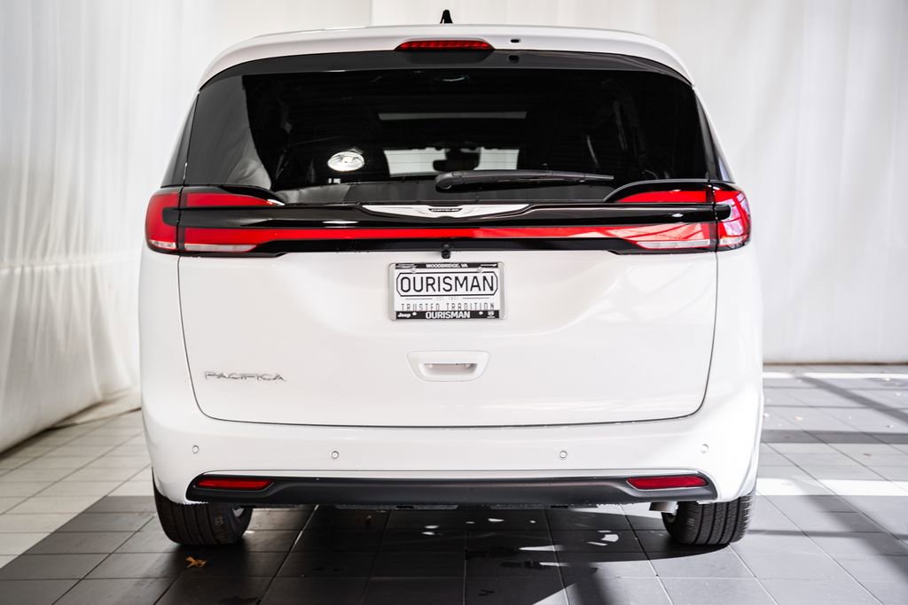 New 2026 Chrysler Pacifica Pinnacle image 5