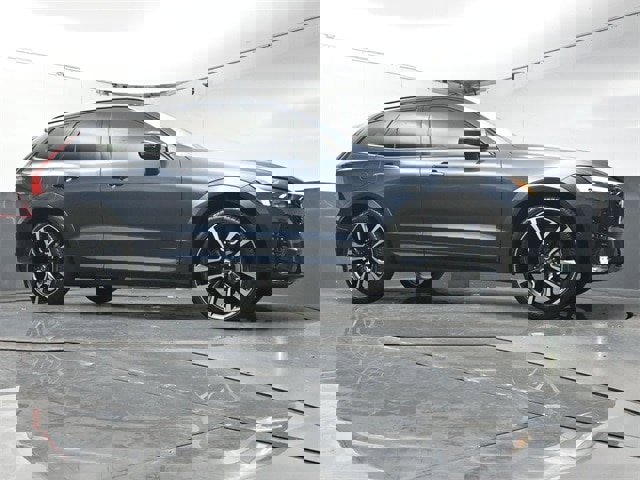 Certified 2023 Volvo XC60 B5 Ultimate image 33