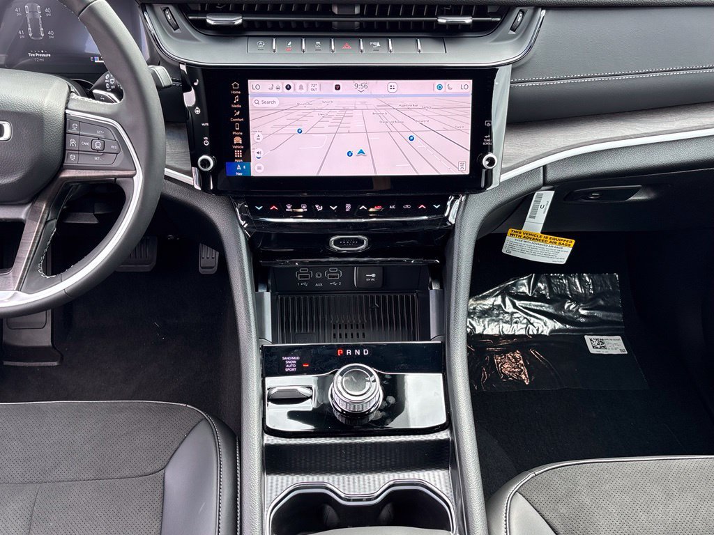 New 2027 Jeep Grand Cherokee Altitude AWD/4WD image 22