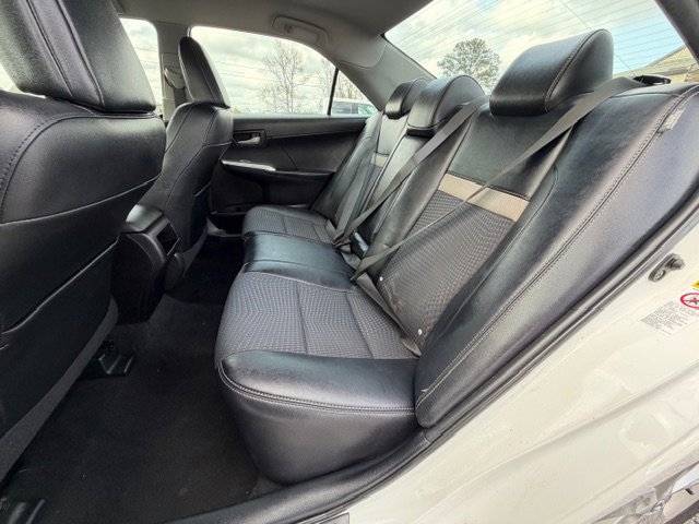 Used 2014 Toyota Camry SE w/ Fleet Convenience Package FWD image 10