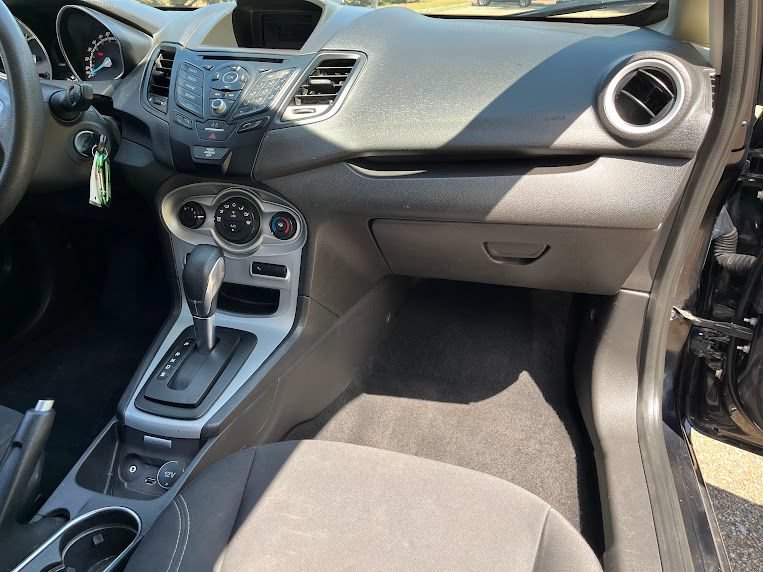 Used 2018 Ford Fiesta SE FWD image 34