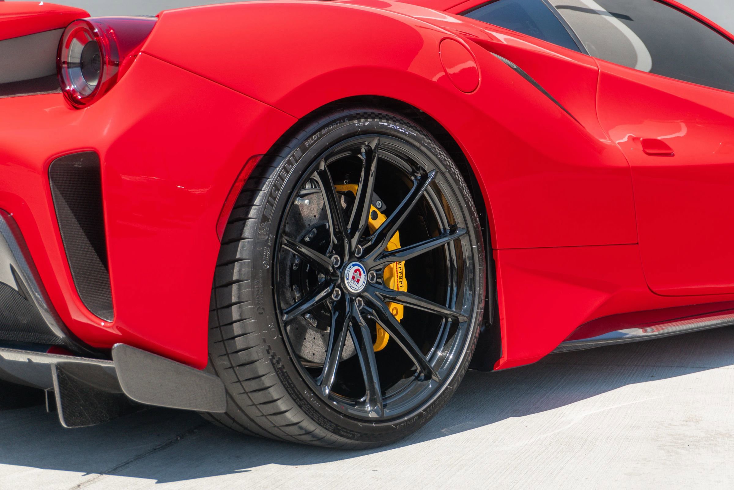 Used 2019 Ferrari 488 Pista Coupe RWD image 45