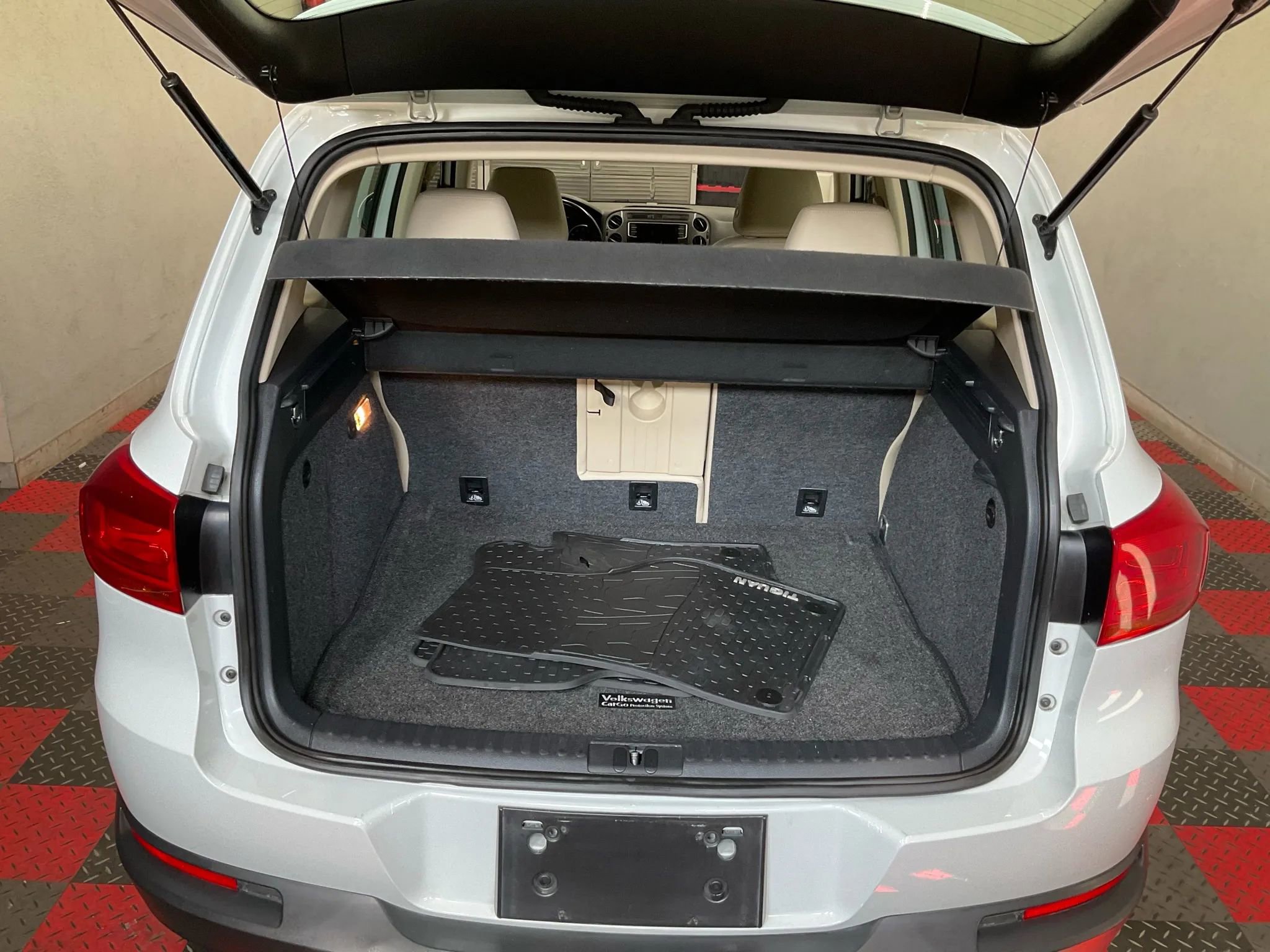 Used 2016 Volkswagen Tiguan S FWD image 14