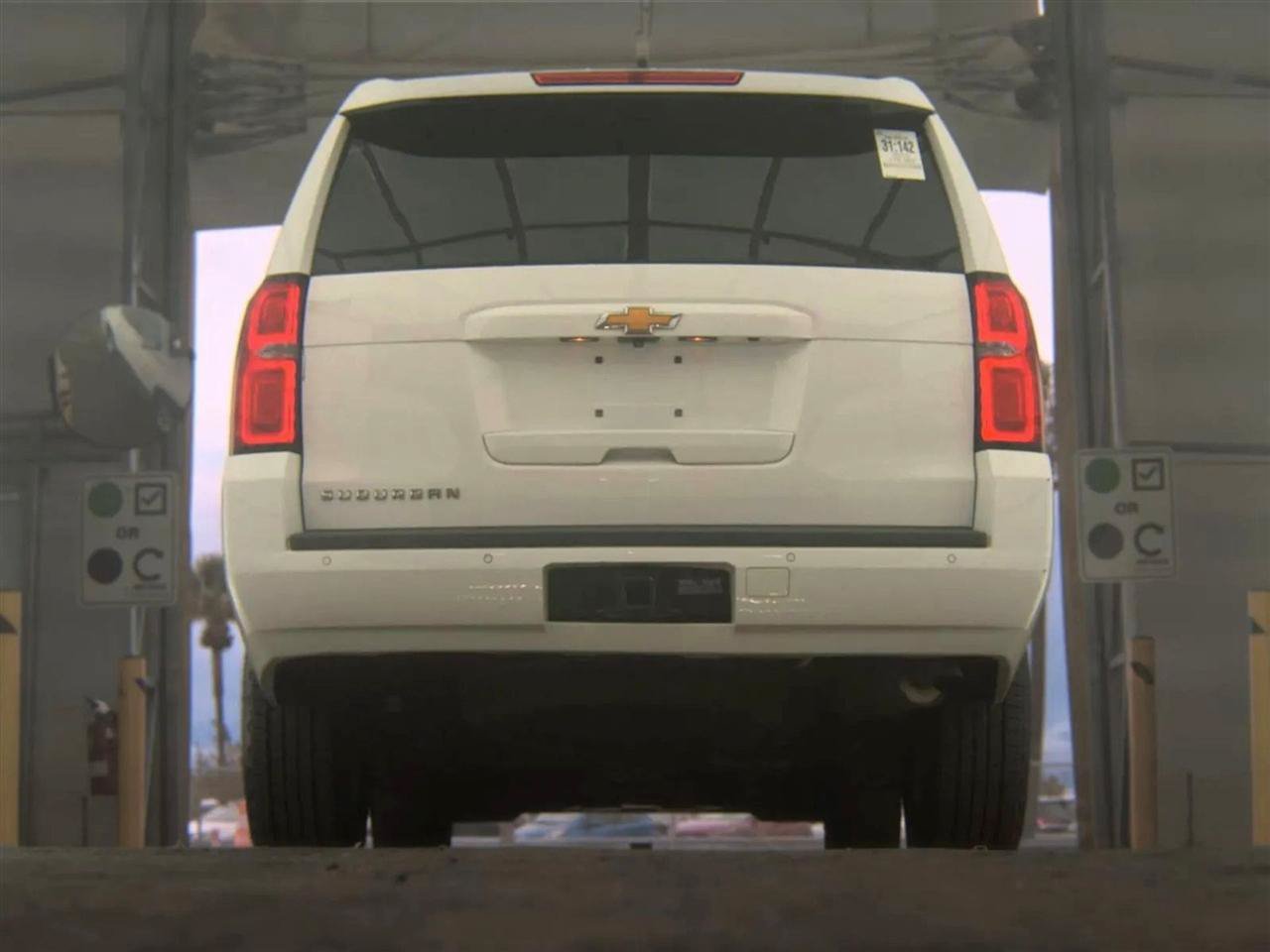 Used 2015 Chevrolet Suburban LT RWD image 7