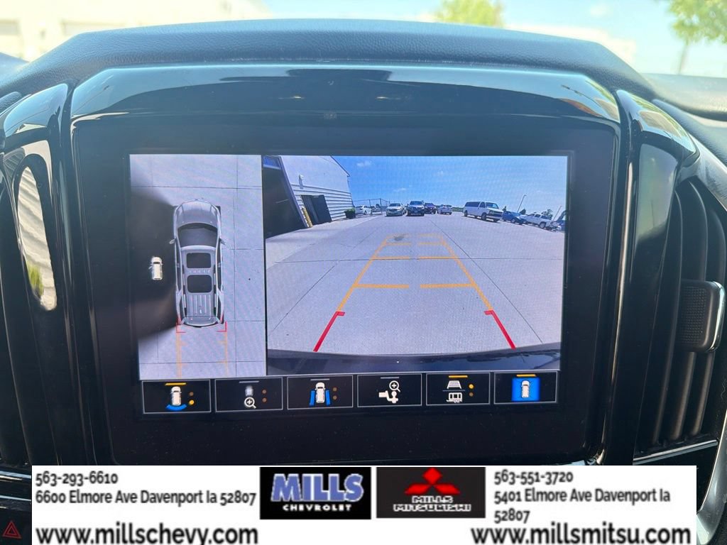 Used 2023 Chevrolet Traverse Premier w/ Redline Edition AWD/4WD image 16
