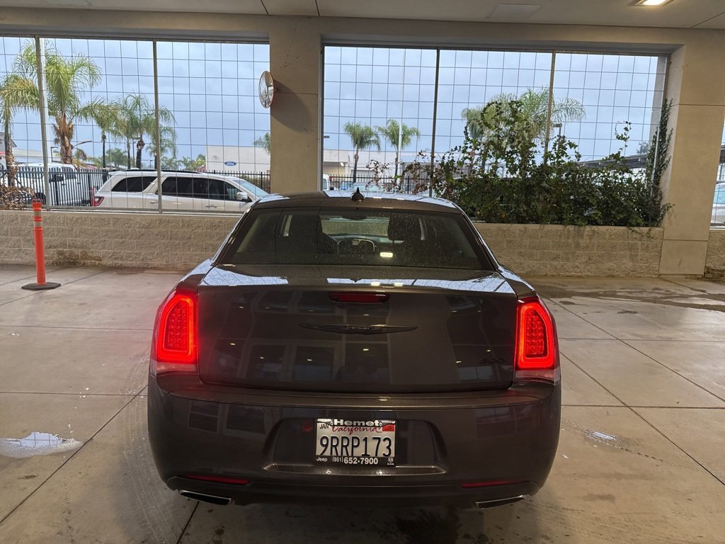Certified 2023 Chrysler 300 Touring w/ Sport Appearance Package image 7