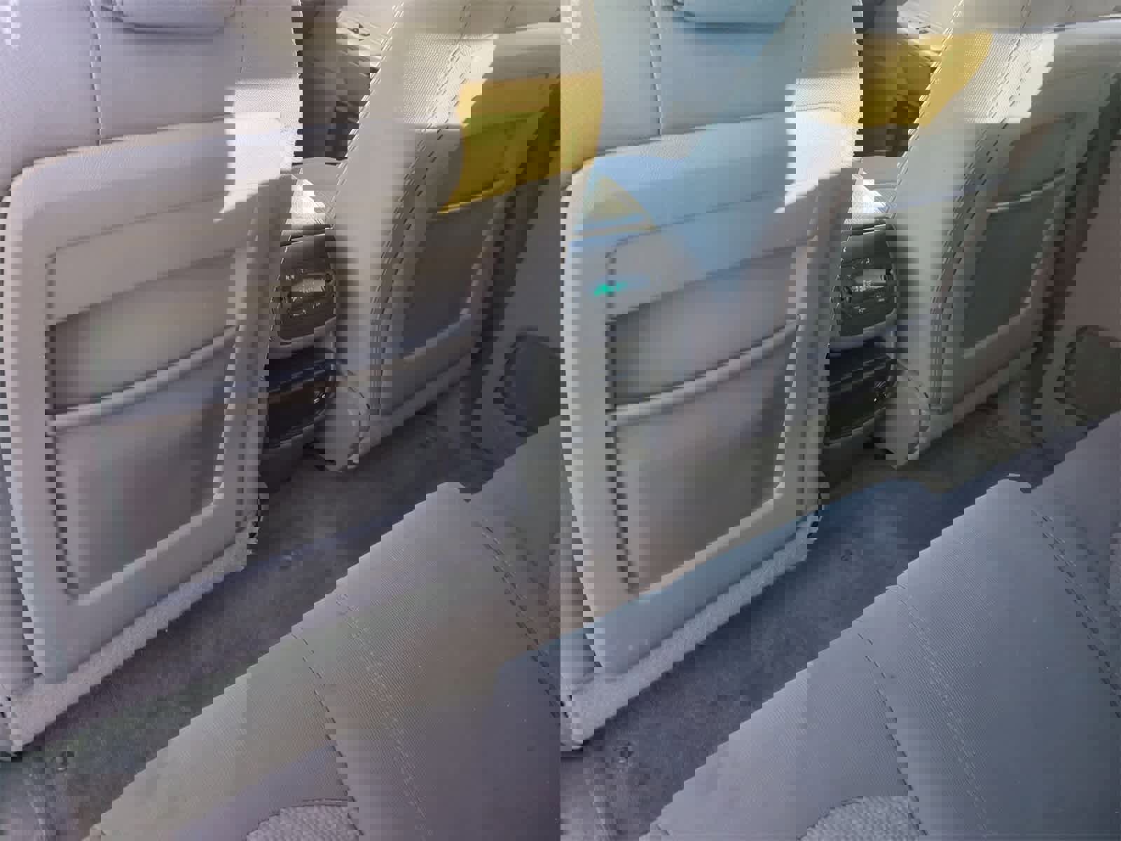 Used 2010 Chevrolet Traverse LT w/ Personal Connectivity Package image 19