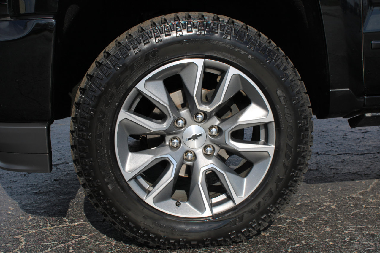 Used 2018 Chevrolet Silverado 1500 LTZ Z71 w/ LTZ Plus Package image 45