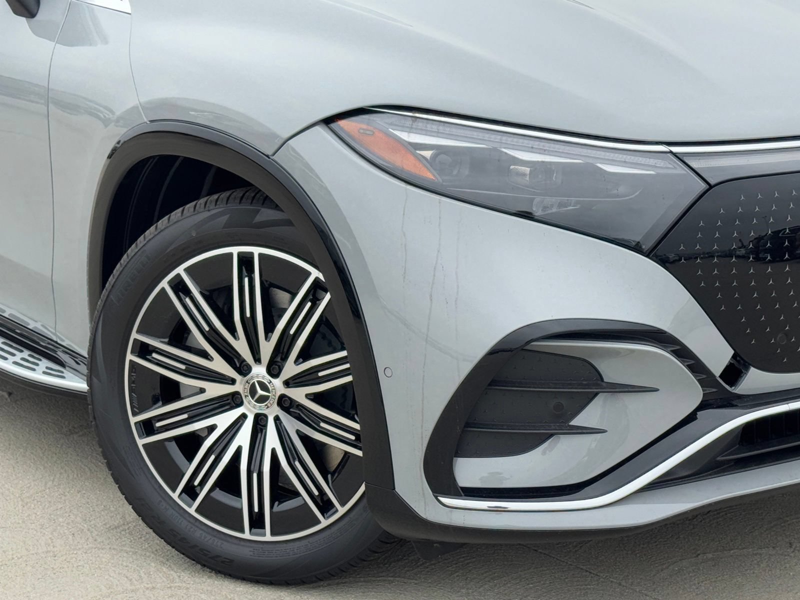 New 2026 Mercedes-Benz EQS 400 4MATIC SUV image 4
