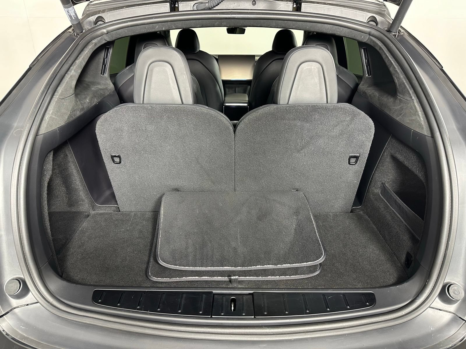 Used 2023 Tesla Model X AWD/4WD image 29