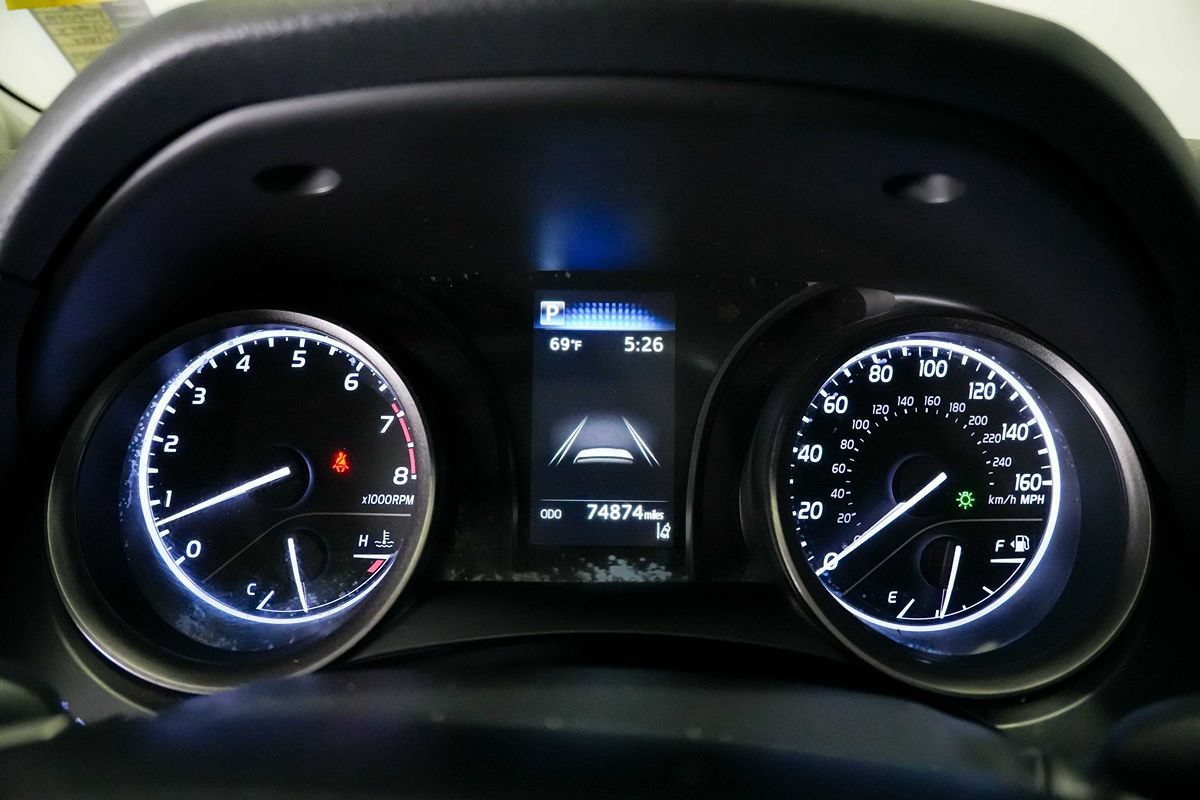 Used 2022 Toyota Camry SE FWD image 14