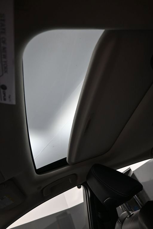 Certified 2025 Toyota Corolla XLE image 18