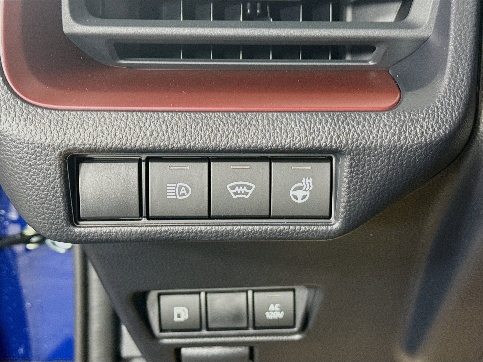 New 2026 Toyota Prius Plug-In Hybrid FWD image 10