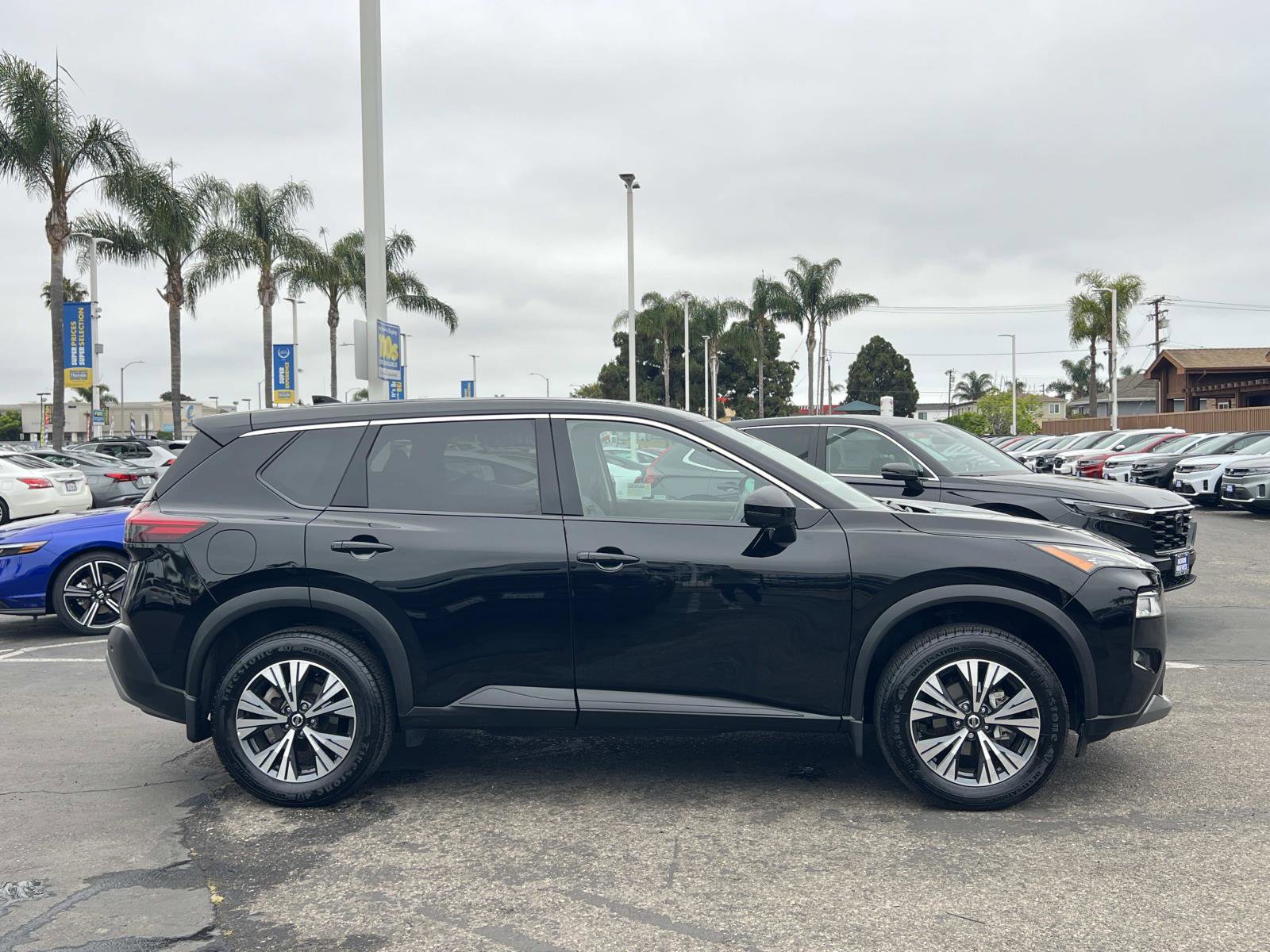 Used 2021 Nissan Rogue SV FWD image 25