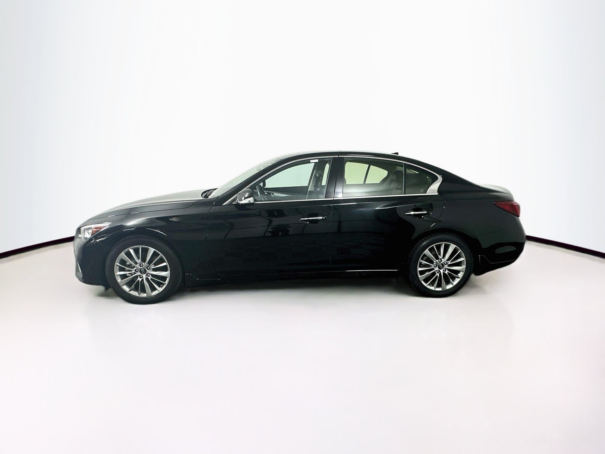 Used 2023 INFINITI Q50 Luxe w/ Cargo Package RWD image 4