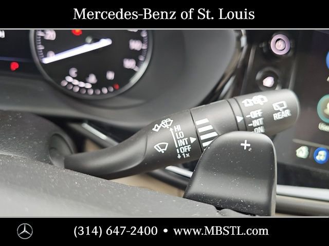 Used 2023 Buick Envision Avenir image 23