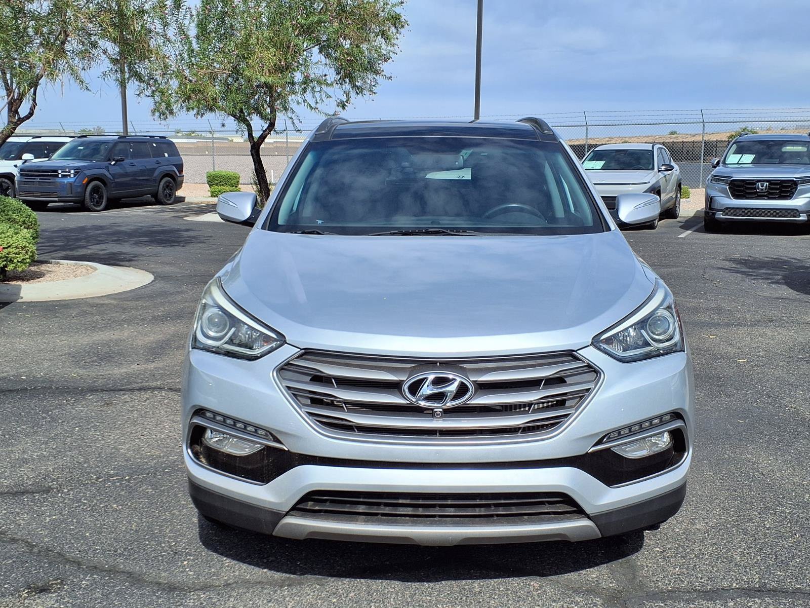 Used 2018 Hyundai Santa Fe Sport FWD image 2