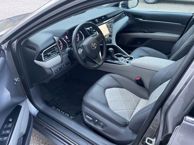 Used 2019 Toyota Camry XLE image 11