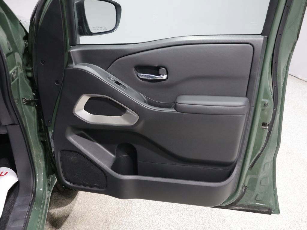 Used 2024 Nissan Frontier SV image 23