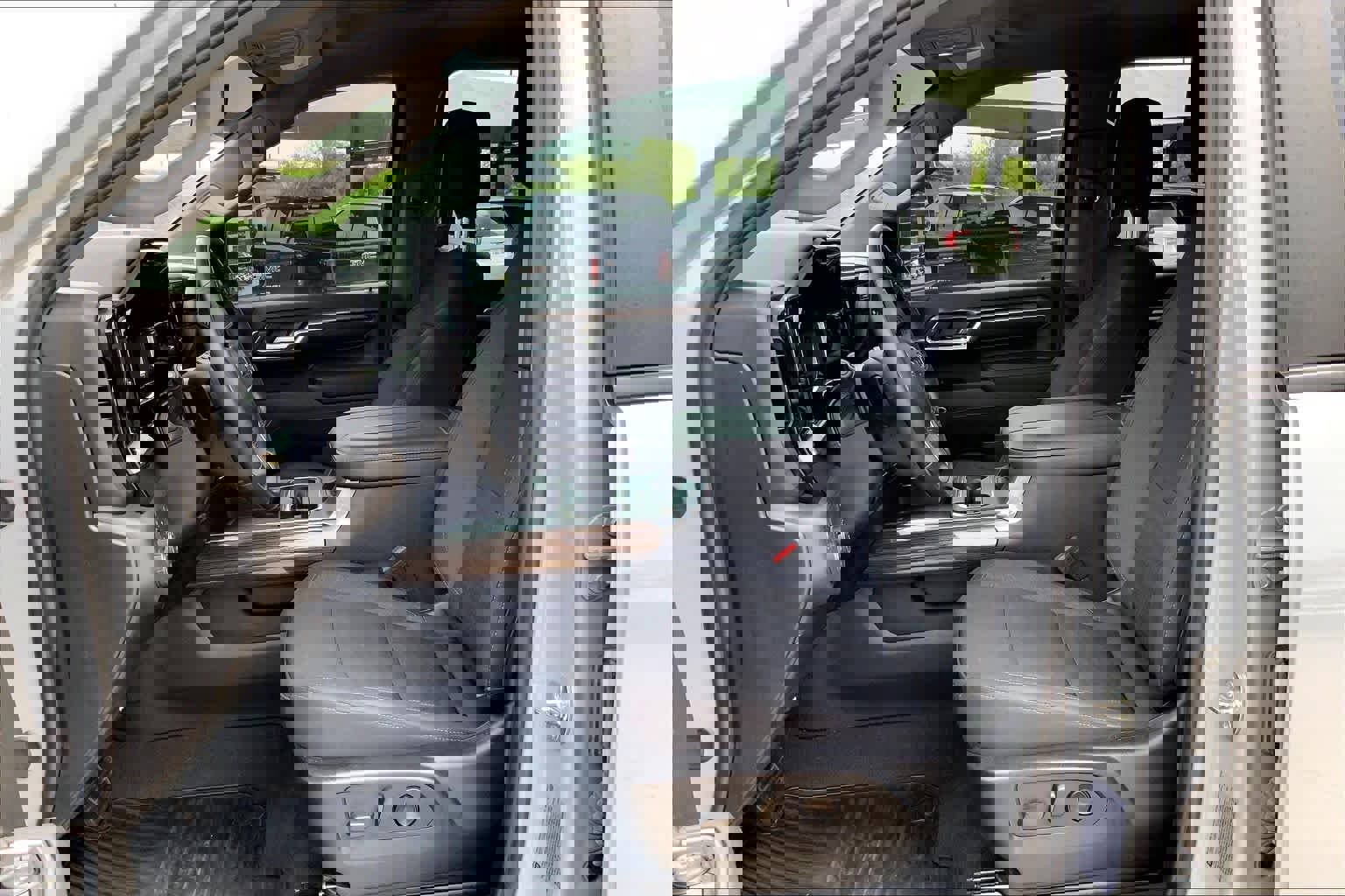 Used 2024 Chevrolet Silverado 2500 LT w/ Z71 Sport Edition AWD/4WD image 8