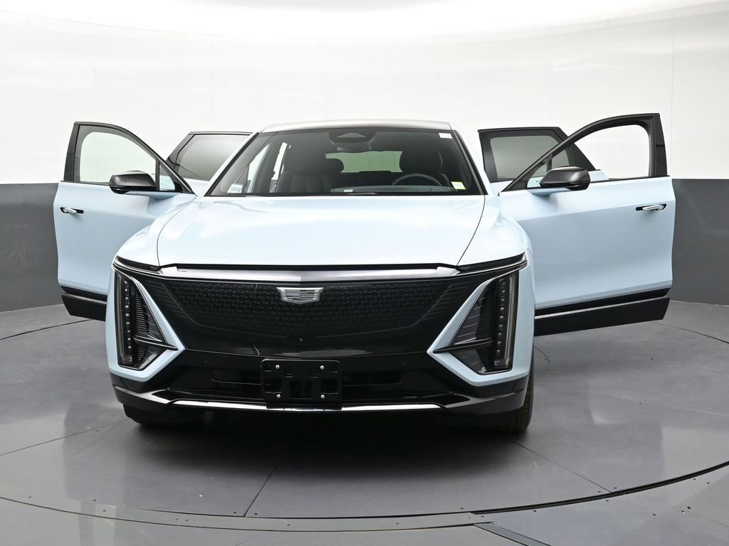 Used 2025 Cadillac Lyriq Sport AWD/4WD image 38