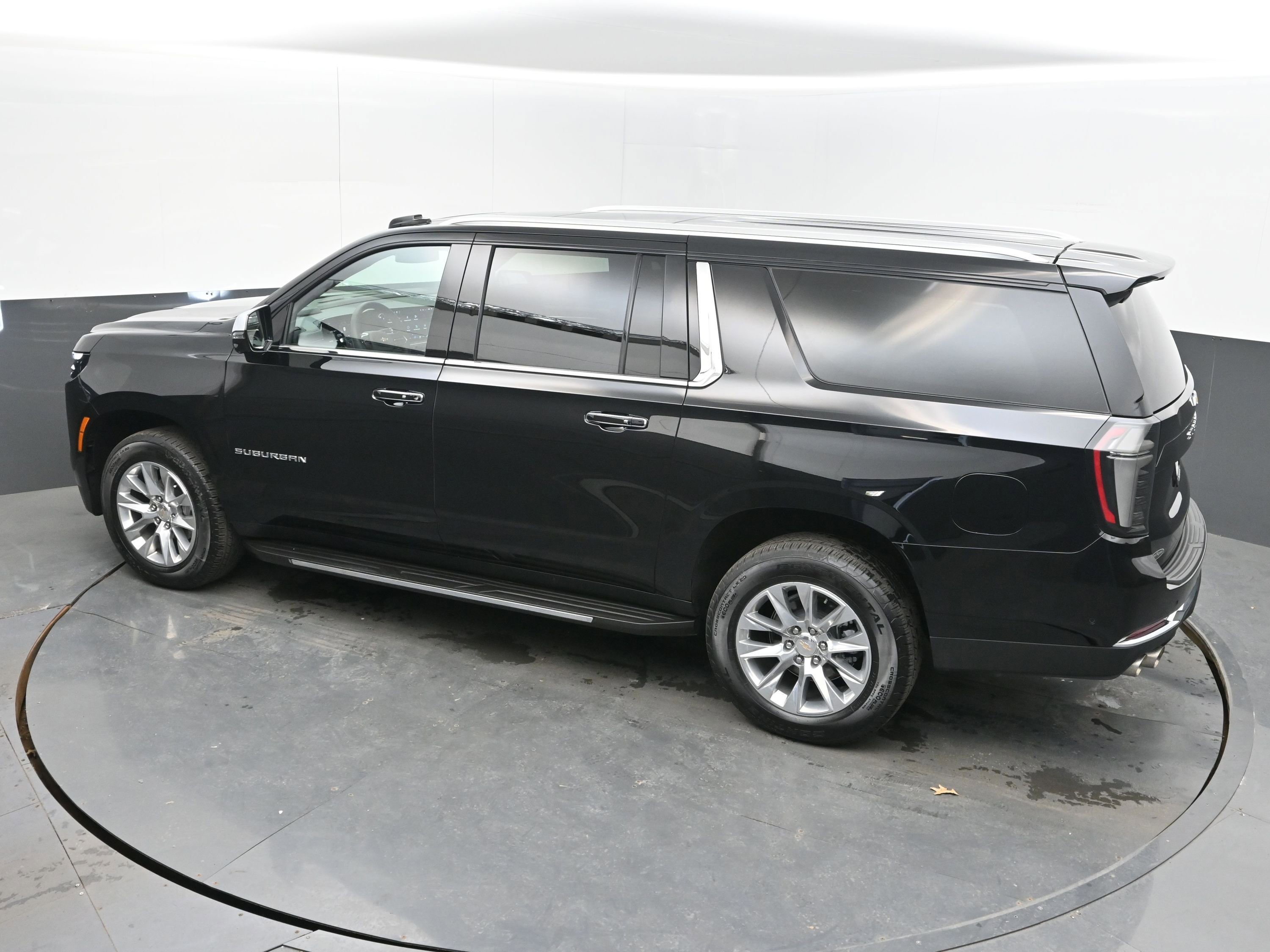 New 2026 Chevrolet Suburban Premier w/ Sun And Tow Package AWD/4WD image 35