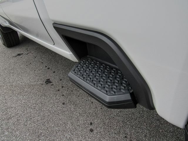 New 2024 GMC Sierra 2500 Pro w/ X31 Off-Road Package image 10