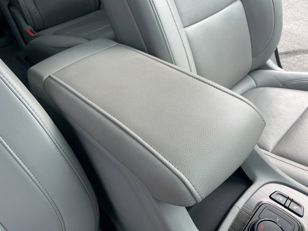 Used 2023 GMC Acadia SLT w/ Technology Package image 41