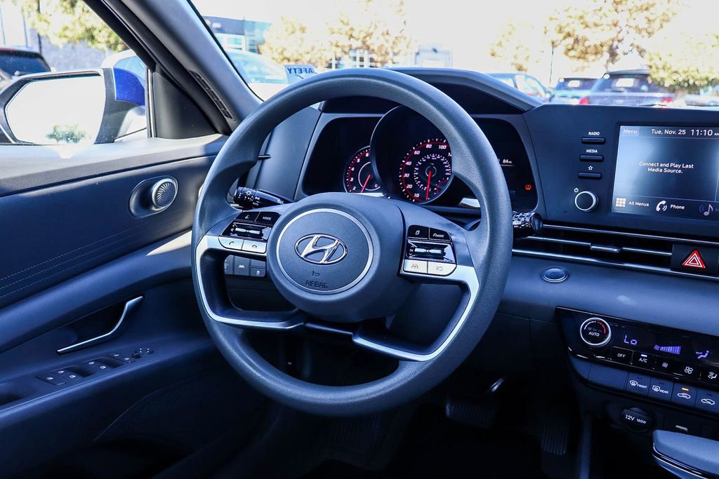 Used 2023 Hyundai Elantra SEL image 17