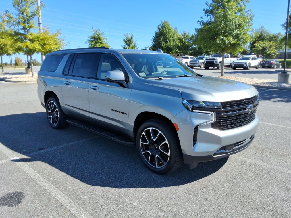 Certified 2024 Chevrolet Suburban RST w/ Luxury Package RWD image 3