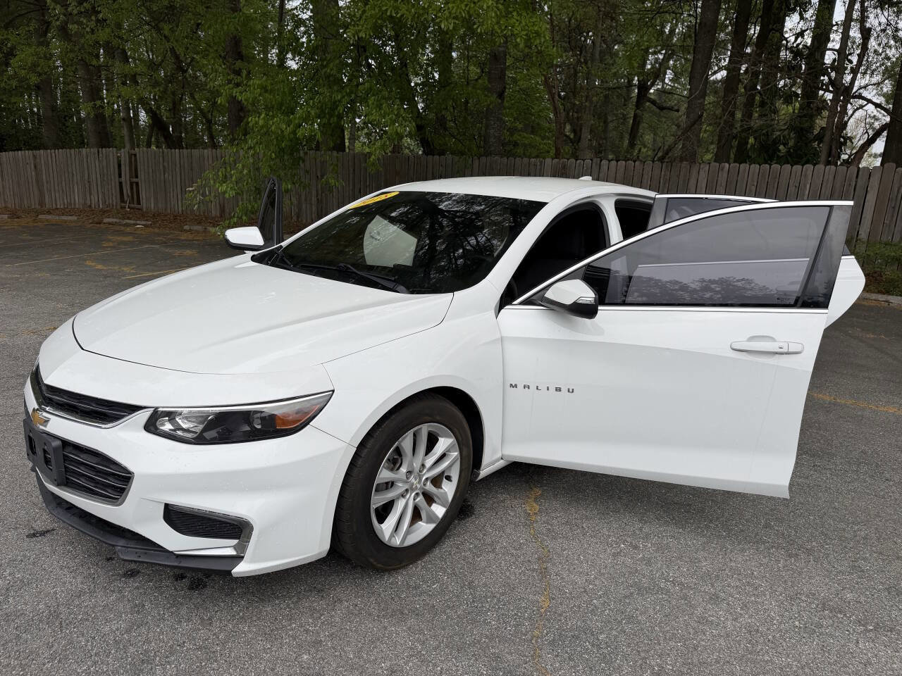 Used 2018 Chevrolet Malibu LT image 22