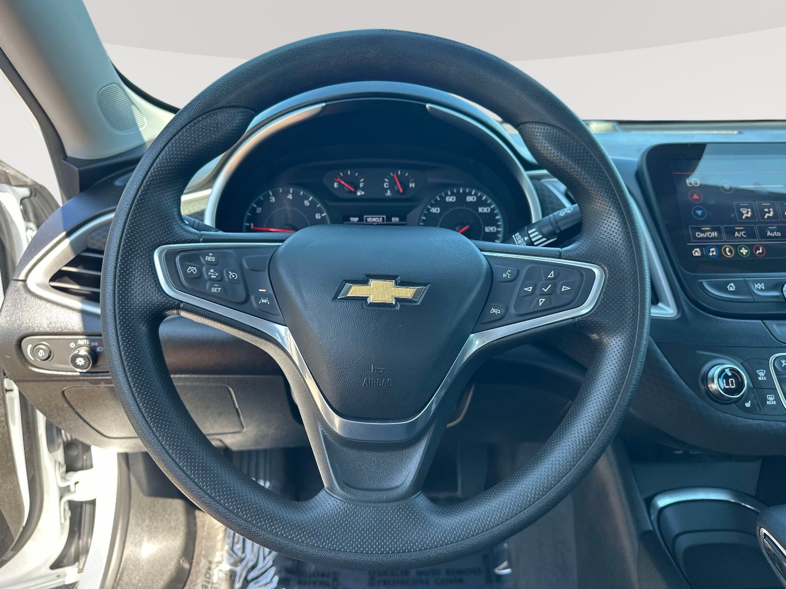 Used 2023 Chevrolet Malibu LT FWD image 13